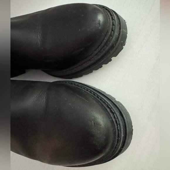 Steve Madden Chelsea Boot - Picture 3 of 6